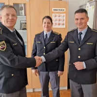 Z leve: dolgoletnI načelnik Marjan Pelko, direktorica koprske 
policijske uprave Alenka Korošec Peruzin in novi načelnik PP 
Kozina Gorazd Nemanič.