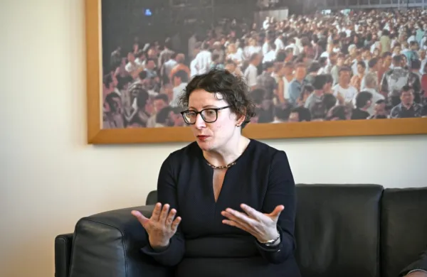 Beti Hohler je    najmlajša sodnica v zgodovini ICC in prva Slovenka 
na tem položaju.