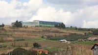 Območje pod bolnišnico ima namembnost zelenih površin, kar pa te lege s pogledom na morje ne ščiti pred 
morebitnimi pozidavami. 