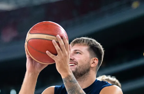 Zmaga Dallasa, po&scaron;kodba Dončića