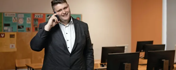 Podjetnik in podjetniški mentor Nejc Konjevič opaža, da mladim 
danes primanjkuje poslovnih veščin. 