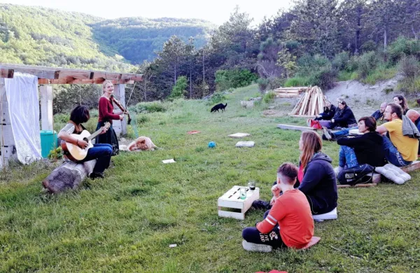 Utrinek  ene izmed preteklih edicij Kavč festivala