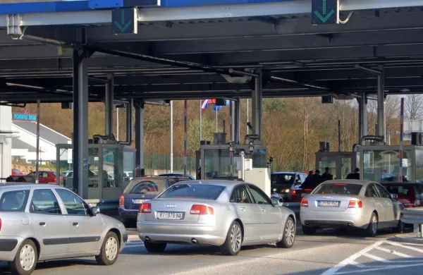 Večina kršiteljev je bila državljanov Romunije, največ nepravilnosti pa so ugotovili pri kombijih, ki imajo prekoračeno največjo 
dovoljeno maso 3500 kilogramov
