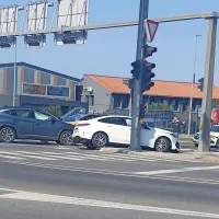 Nesreča v semaforiziranem križi&scaron;ču pri biv&scaron;em Indeju (FOTO)