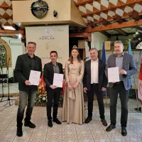 … in vina župana Vipave Anton Lavrenčiča.