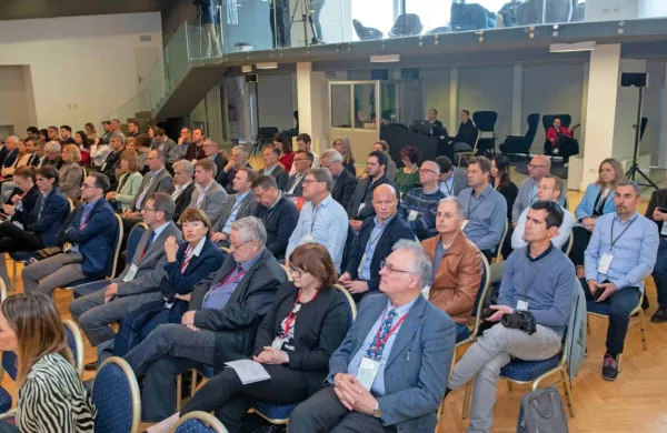 Udeleženci konference so iskali načine, kako zagotoviti prebivalcem na istrskem polotoku zanesljiv 
vir pitne vode.