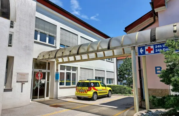 Zdravstveni dom Tolmin se sooča s takšno kadrovsko stisko, da je 
prisiljen zapirati ambulante družinske medicine. Nujna medicinska pomoč ostaja. 
