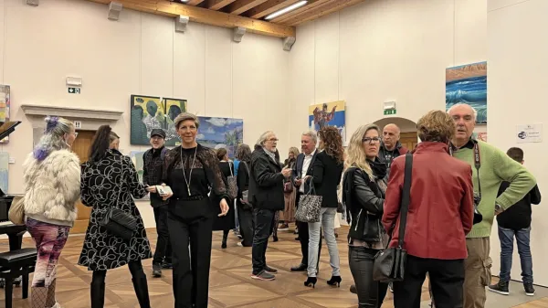 Dela umetnikov, ki so sodelovali v projektu ArtCircle Spring 2024 
so razstavljena v Vili Vipolže.