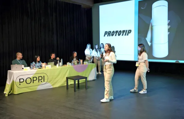 Mladi so v novogoriškem kulturnem domu v glavnem zelo 
prepričljivo predstavili svoje zamisli.