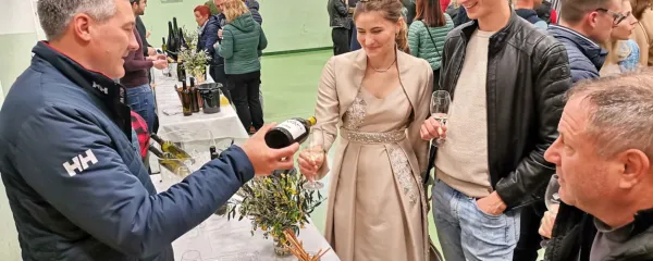 Pinela je bila seveda tudi za domačinsko, slovensko vinsko kraljico 
Sanjo Ferjančič.