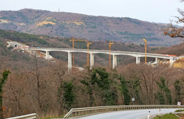 Pri zagotavljanju dvotirnosti drugega tira  je še veliko neznank. 