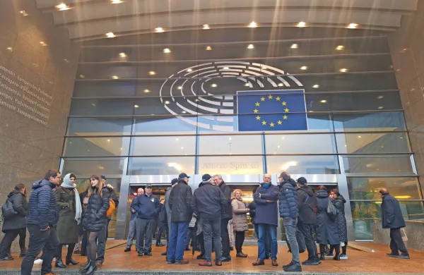 Evropski parlament za vpis pravice do splava v listino o temeljnih pravicah