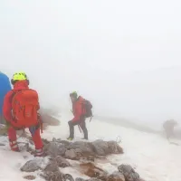 Planinke prenočile v bivaku, zjutraj pa poklicale pomoč
