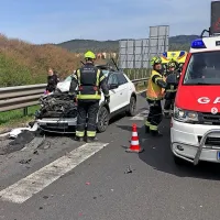 Tovornjaku zmanjkalo goriva, voznica trčila vanj