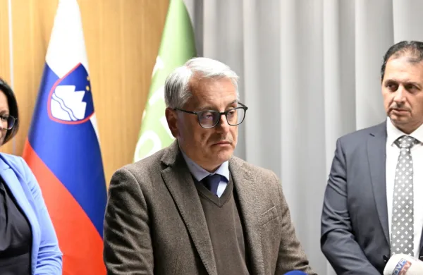   Minister za gospodarstvo in dolgoletni vidni član SD Matjaž Han je  
tudi uradno potrdil, da je odločen in pripravljen kandidirati za 
predsednika SD.