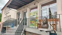 Na slovesnosti ob 160-letnici predhodnice Lavričeve knjižnice v Ajdovščini,   Slovenske Čitavnice, je ajdovski 
župan Tadej Beočanin (levo)  podelili direktorju knjižnice Arturju Lipovžu (desno)  jubilejno priznanje.   