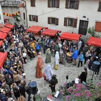 (FOTO) Tradicionalna prireditev Brda in vino v &Scaron;martno privabila množico ljudi