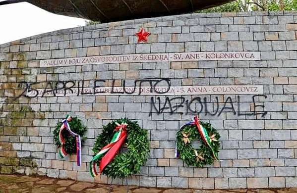 Skrajneži so se znesli nad spomenikom padlim v Istrski ulici v 
Trstu.