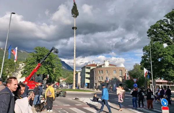 Lepotica iz Hru&scaron;ice krasi Ajdov&scaron;čino (FOTO)