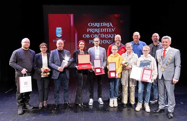 Najvi&scaron;je občinsko priznanje družini Murovec