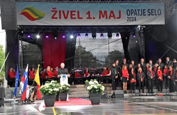 Slavnostni govornik  v Opatjem selu je bil Ivo Boscarol.