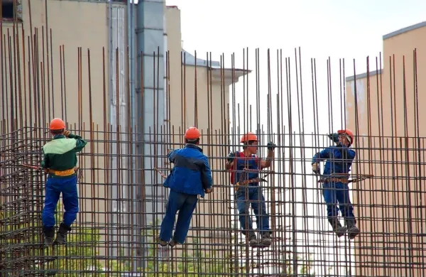 V Italiji je približno četrtina podjetij v rokah tujih državljanov iz 
gradbene dejavnosti. 