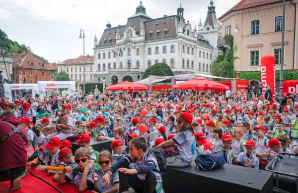 Na Kongresnem trgu v Ljubljani so se danes začele Plazma 
Športne igre mladih (ŠIM).