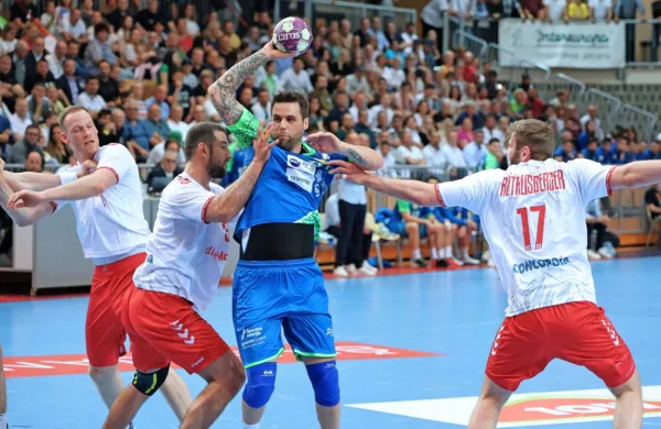 Slovenski rokometa&scaron;i na prvi tekmi kvalifikacij za SP izgubili s &Scaron;vico s 26:27 (15:12)