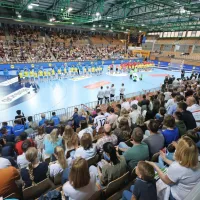 Slovenski rokometa&scaron;i na prvi tekmi kvalifikacij za SP izgubili s &Scaron;vico s 26:27 (15:12)