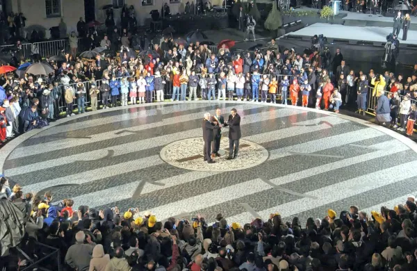 Slavnostni dogodek ob vstopu Slovenije v Evropski unijo leta 
2004 