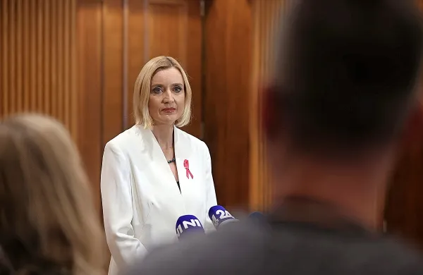 Mojca Šetinc Pašek je tudi na listi Zelenih Slovenije za volitve 
slovenskih poslancev v Evropski parlament.