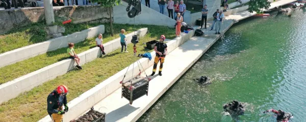 Tudi letos bodo v Renčah iz Vipave dvignili vina za dobrodelno 
licitacijo, v reko pa gre nova zaloga.