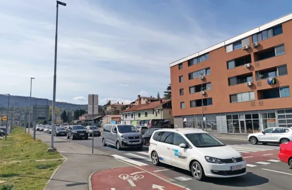 Zastoji na  cesti Šmarje-Koper so že stalnica. Fotografija je iz 
arhiva.