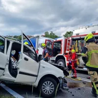 V huj&scaron;i nesreči na &scaron;marski cesti udeležena tri vozila