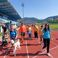 Jubilejna deseta prireditev Tečem, da pomagam je na mestni stadion spet pritegnila &ldquo;pol Gorice&rdquo; (FOTO)