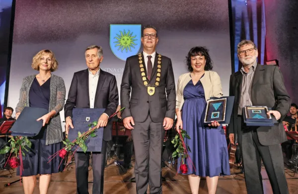 Nagrajeni so zdravnik, slikar, rokometa&scaron; in kulturna organizacija
