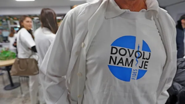Golob o zdravni&scaron;ki stavki: Fides izsiljuje, da je vreden več od ostalih skupin v zdravstvu