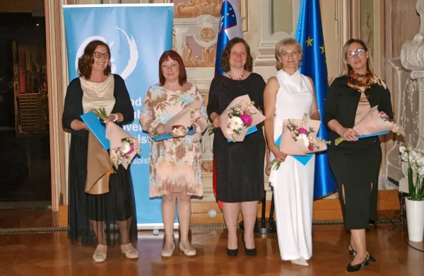 Priznanje Blaža Kumerdeja sta letos prejeli tudi dve primorski 
osnovni šoli