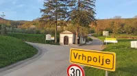 Člani Agrarne skupnosti Vrhpolje so investitorju postavili omejitev 
pri največ 20 hektarjih  sončnih elektrarn. 