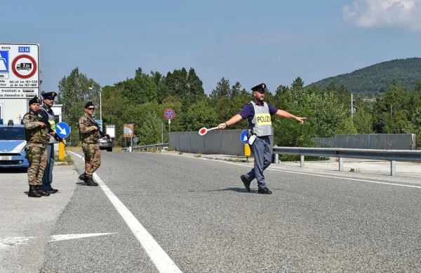 Italija je še za šest mesecev podaljšala nadzor na meji s Slovenijo.  
Fotografija je iz arhiva.