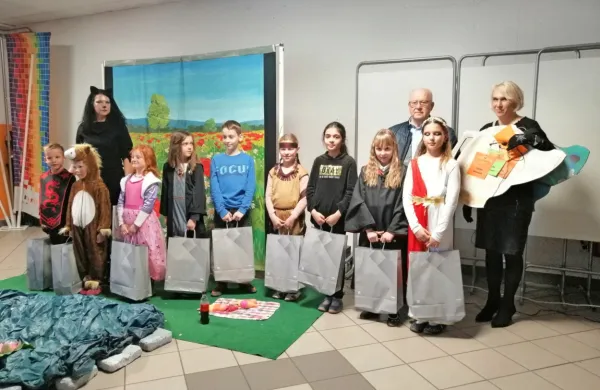 Teče že 37. &ldquo;Ogledalo&rdquo;