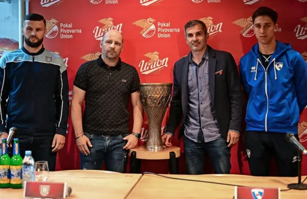 Akterji jutrišnjega pokalnega finala (z leve): vratar in trener 
Rogaške Ajdin Mulalić in Oskar Drobne ter trener in napadalec 
Gorice Nenad Stojaković in Haris Kadrić. 