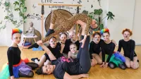 Larisa Levac in njene cirkuške artistke iz šole za cirkuške 
spretnosti Cirkus Star iz Kopra vabijo prihodnjo soboto dopoldne 
na otroško cirkuško predstavo Džangala v Gledališče Koper.