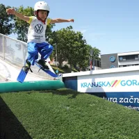 Pristani&scaron;ki dan: Od vožnje z vlačilcem do mini Planice (FOTO)