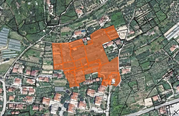  Občina Piran bi na približno 22.000 kvadratnih metrih zemljišč nad 
Lucijo gradila stanovanja.