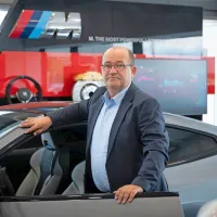 Viljem Zore, ki vodi koprsko podružnico Avto Aktiva, pravi, da je 
nad udeležbo zelo zadovoljen, saj so se na vabilo odzvali tudi taki, 
ki do sedaj BMW-jev niso še vozili.