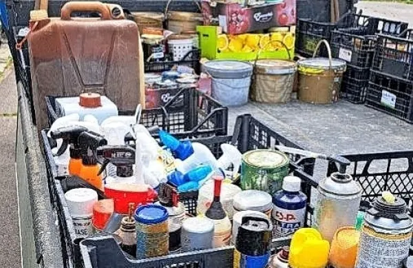 Komunala Izola je v prvi letošnji akciji zbiranja nevarnih odpadkov 
iz gospodinjstev s premično zbiralnico zbrala 1,47 tone odpadkov, 
kar je 415 kilogramov manj kot lani. 