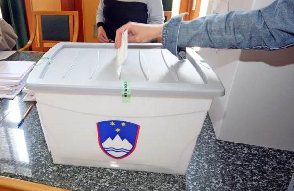 Zorčič: DVK bo storila vse za varnost predčasnega glasovanja na najvi&scaron;jem nivoju