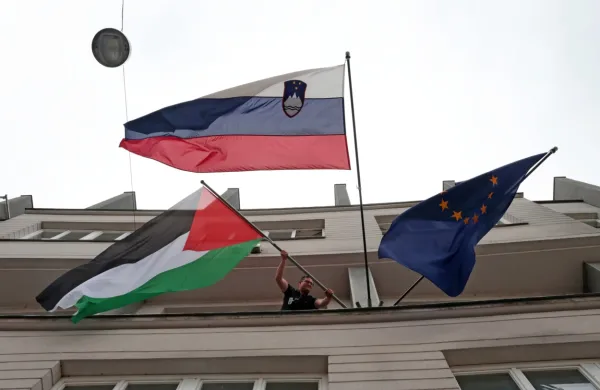 Slovenija in Palestina vzpostavili diplomatske odnose, Golob govoril z Abasom