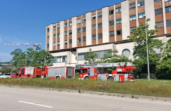 Danes pred koprskim okrožnim sodiščem